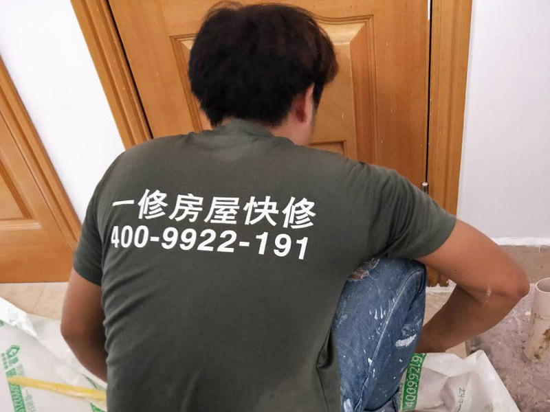 郑州哪一家房屋维修公司能修门，郑州专业安装推拉门师傅