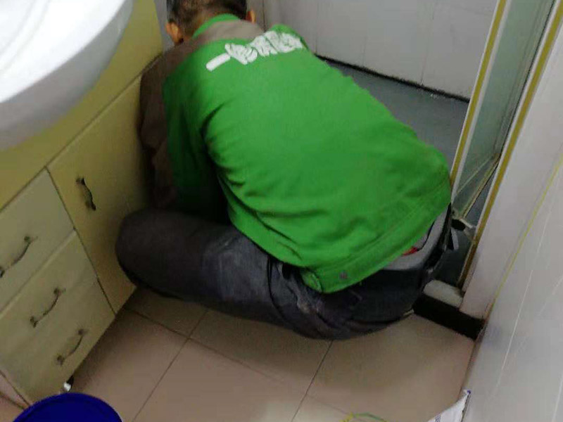 专业维修龙头的郑州维修公司是哪家，郑州水龙头把手漏水怎么修