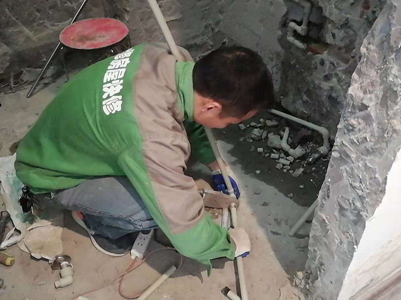 郑州房屋维修公司哪家收费便宜，郑州维修暗管漏水多少钱