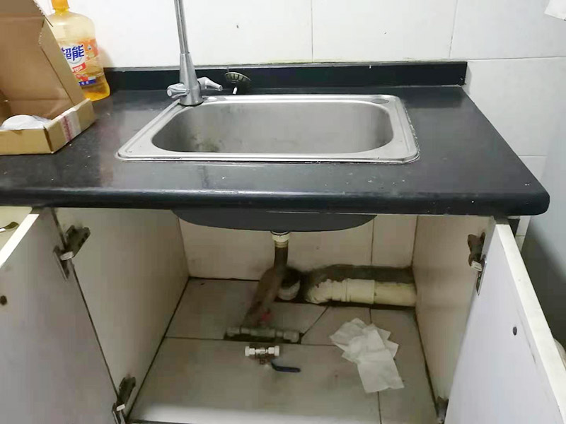 厨房水管漏水维修上门服务，找到漏点后如何进行补漏