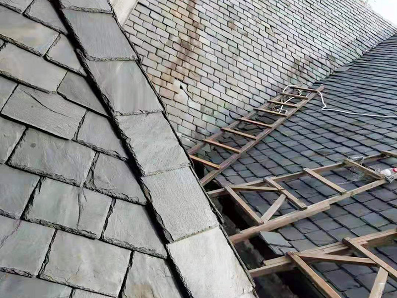 屋顶瓦片漏水检修