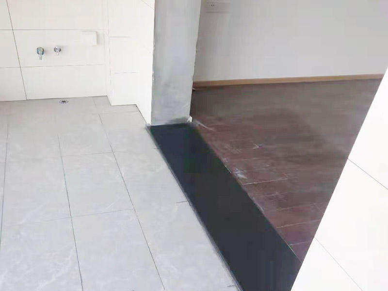 客厅地板换瓷砖