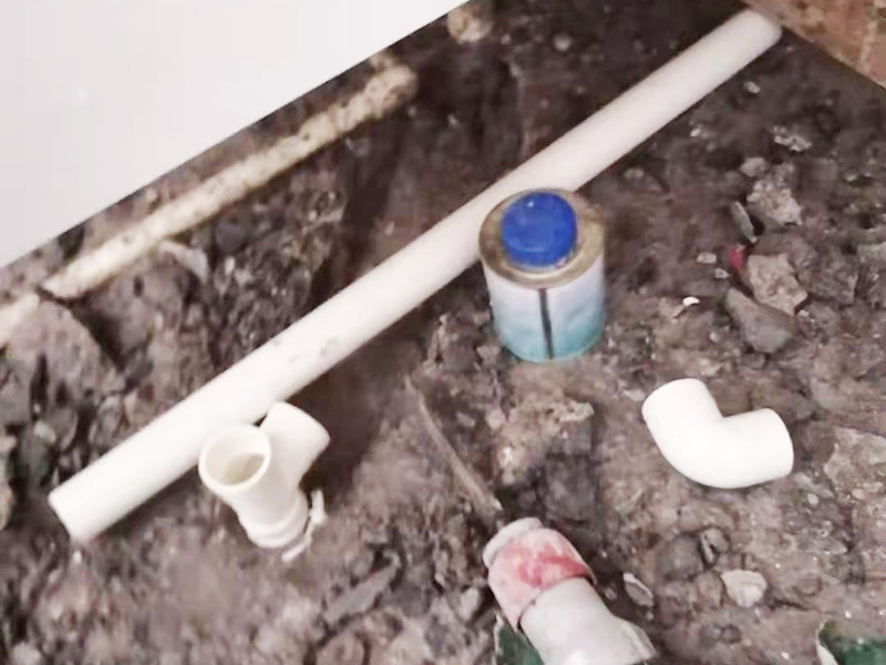 浴室下水管渗水维修
