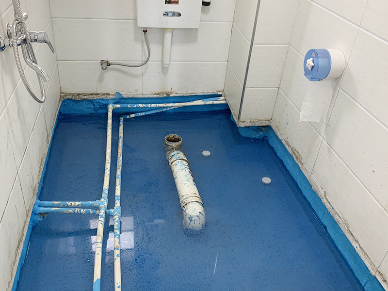 厕所地面刷防水