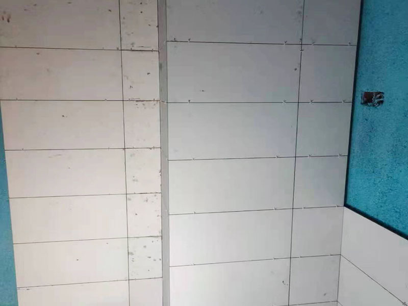 卫生间防水贴砖
