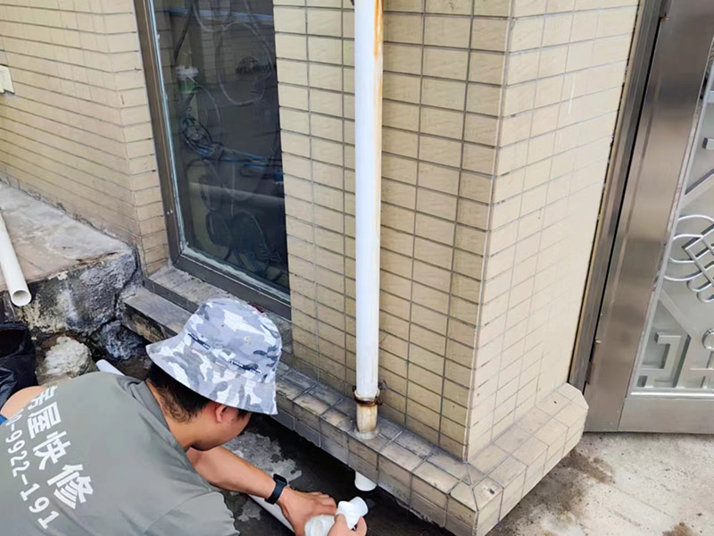 外墙雨水管维修更换