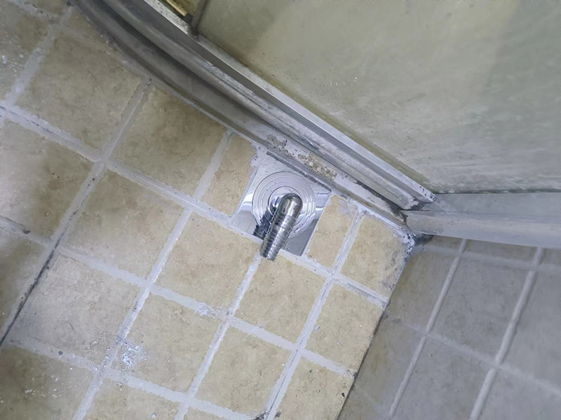 浴室地漏维修更换