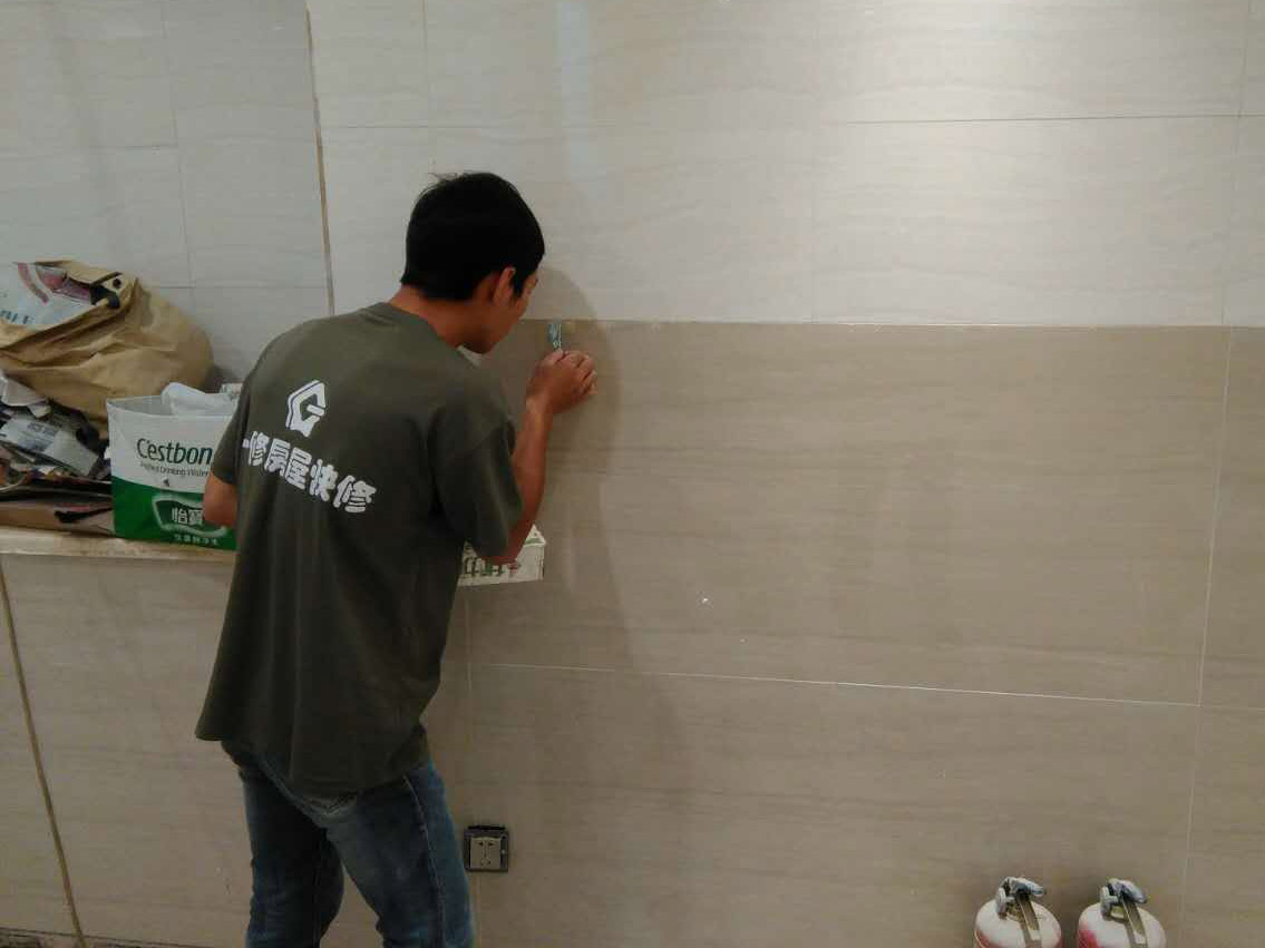 上海墙纸翻新的方法，上海墙纸翻新的注意事项