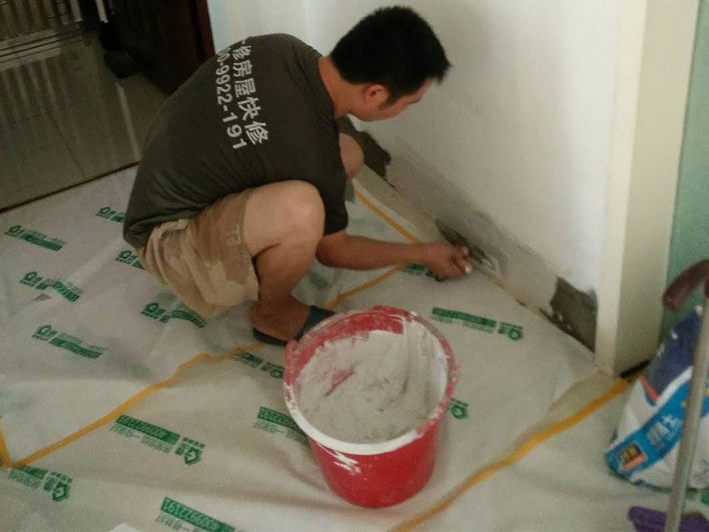 深圳刷墙工人多少钱一天，深圳刷墙工人去哪找