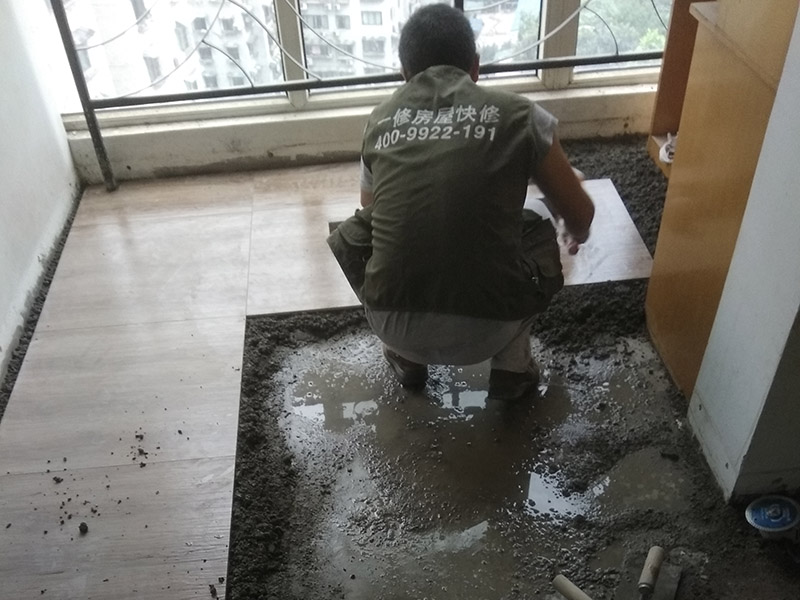 地板砖坏了一块怎么换,零星更换一块地板砖的方法和步骤