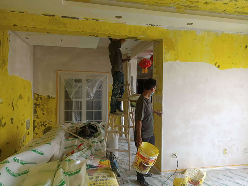 墙面装修贴墙布的施工流程_批腻子多久可以贴墙布