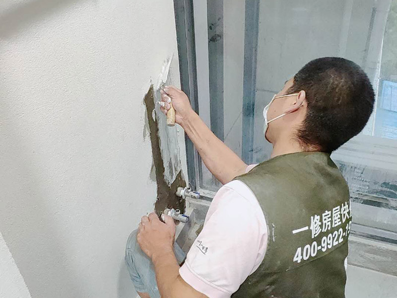 上海装修公司如何修补开裂墙面，为何能保证彻底修好