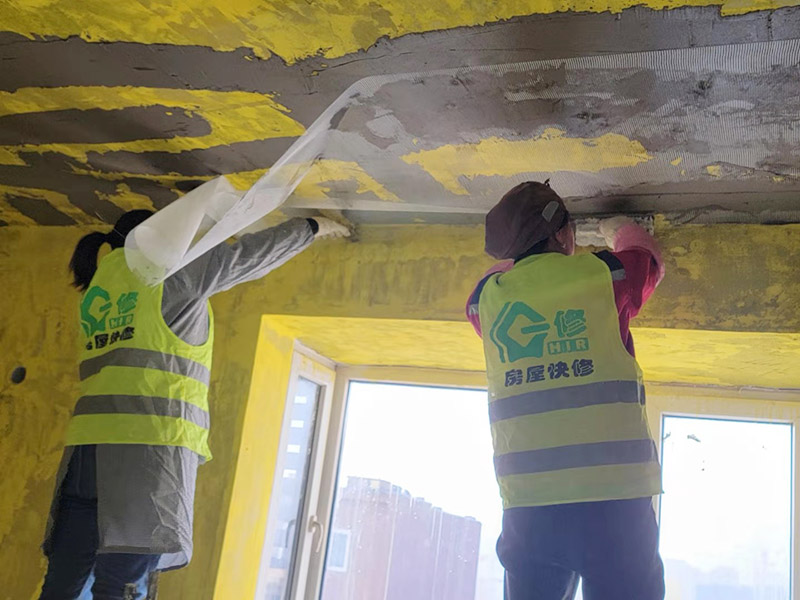 上海装修公司如何修补开裂墙面，为何能保证彻底修好