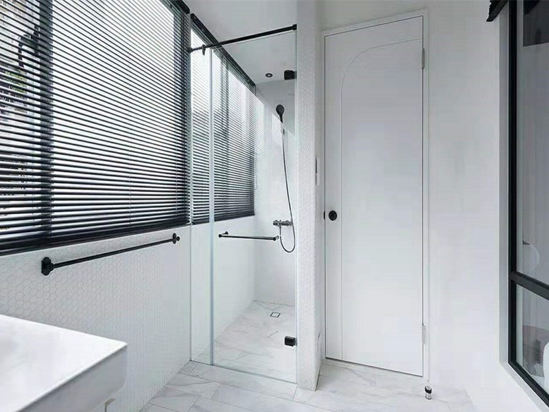 深圳修玻璃门怎么收费的，深圳修玻璃门