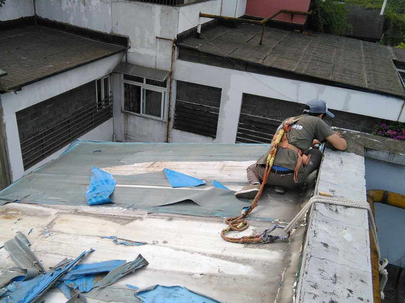 房屋顶漏水怎么修补