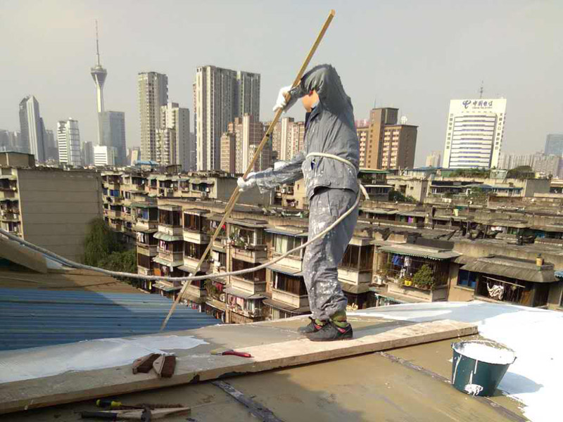 屋顶防水涂刷